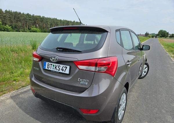 Hyundai ix20 cena 24500 przebieg: 185000, rok produkcji 2015 z Gniew małe 211